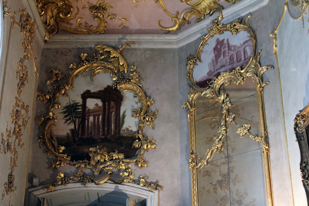 Painting, Mirror and Decorations, Small Gallery